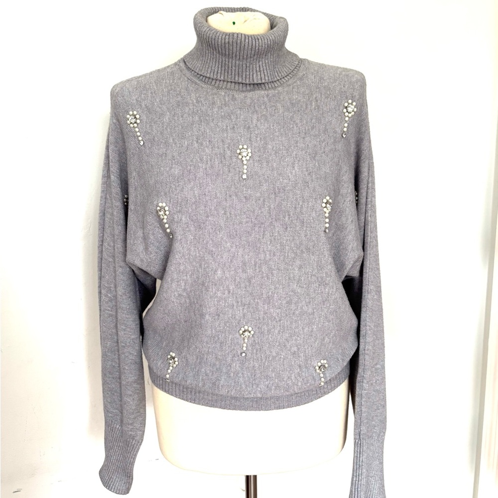 NWOT Ontwelfth grey turtleneck